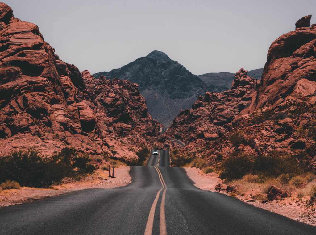 Advantages and Disadvantages of Travelling By Car
